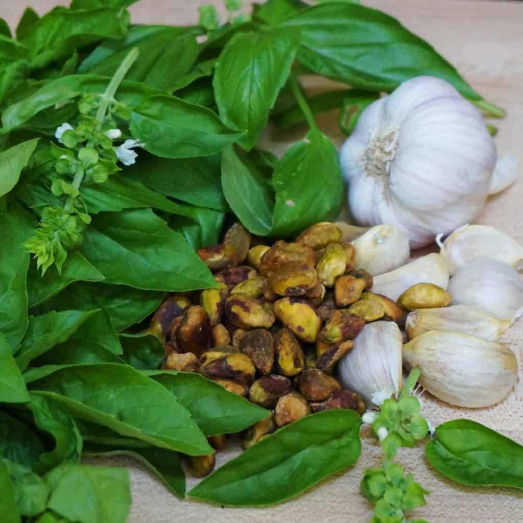 pesto recipe made with pistachios
