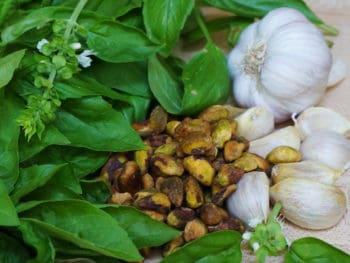 pesto recipe made with pistachios